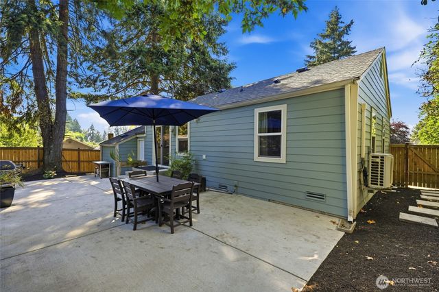 512 Bronson Place NE, Renton, WA 98056