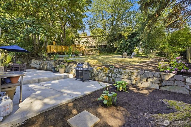512 Bronson Place NE, Renton, WA 98056