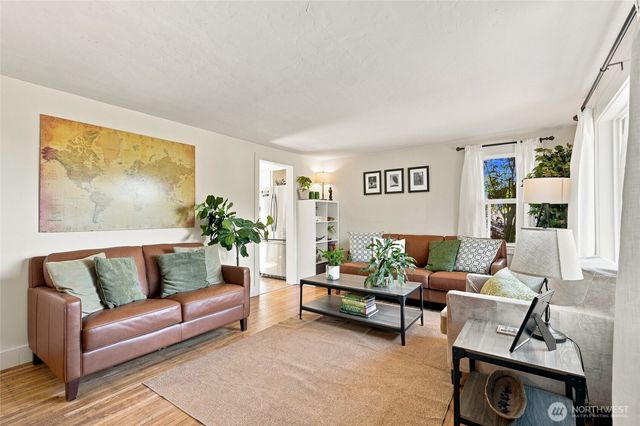512 Bronson Place NE, Renton, WA 98056