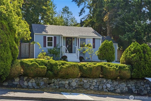 512 Bronson Place NE, Renton, WA 98056