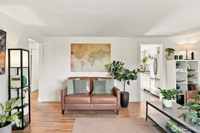 512 Bronson Place NE, Renton, WA 98056