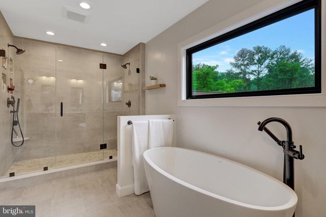 10904 BELGRAVIA CT, Great Falls, VA 22066