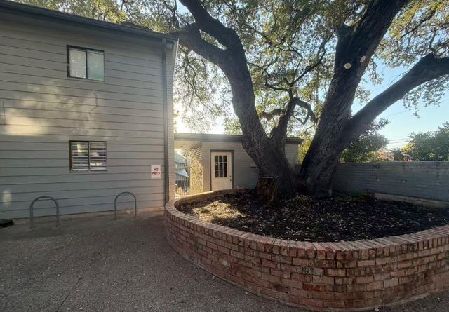 803 W 28th ST 101, Austin, TX 78705