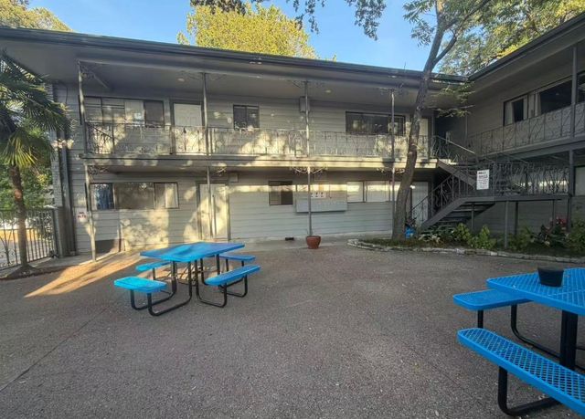 803 W 28th ST 101, Austin, TX 78705