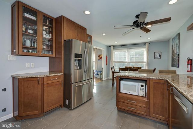 211 VALLEY FORGE RD, Cinnaminson, NJ 08077