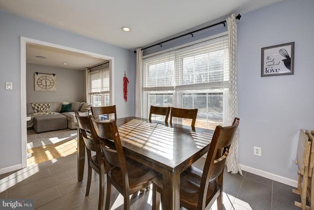 211 VALLEY FORGE RD, Cinnaminson, NJ 08077