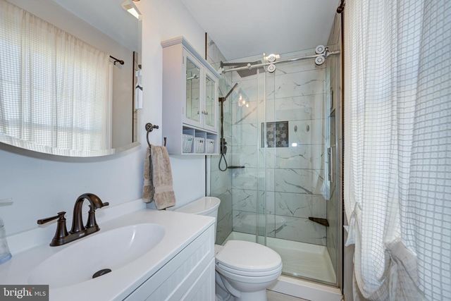 211 VALLEY FORGE RD, Cinnaminson, NJ 08077