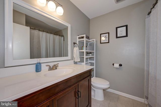 211 VALLEY FORGE RD, Cinnaminson, NJ 08077