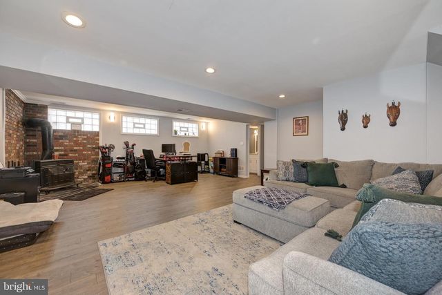 211 VALLEY FORGE RD, Cinnaminson, NJ 08077