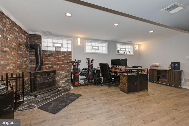 211 VALLEY FORGE RD, Cinnaminson, NJ 08077