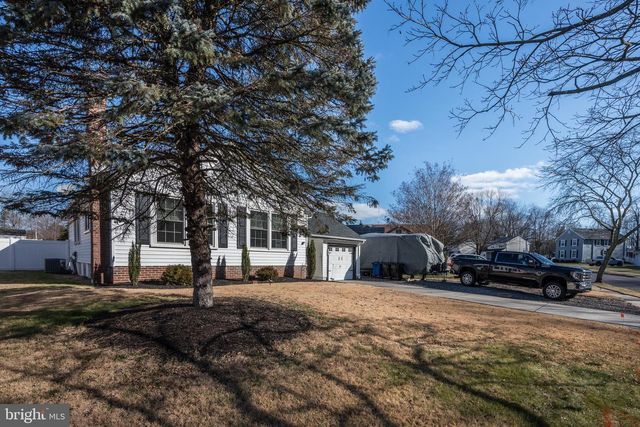 211 VALLEY FORGE RD, Cinnaminson, NJ 08077