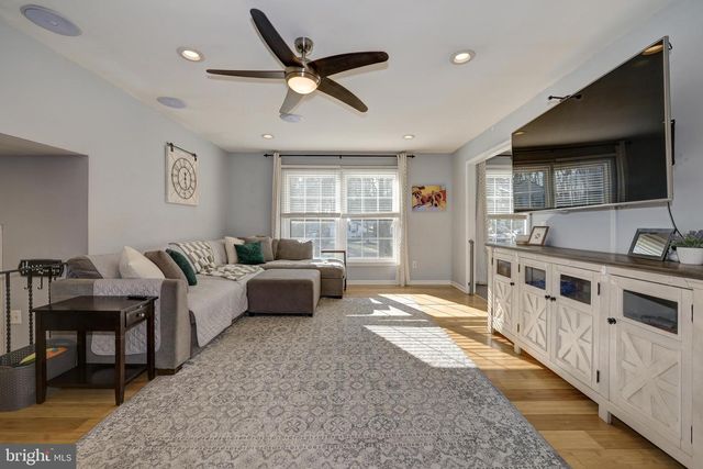 211 VALLEY FORGE RD, Cinnaminson, NJ 08077