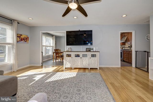 211 VALLEY FORGE RD, Cinnaminson, NJ 08077