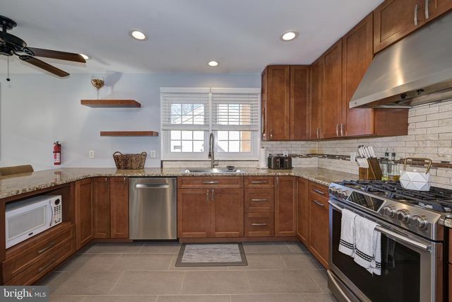 211 VALLEY FORGE RD, Cinnaminson, NJ 08077