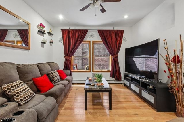 410 E Main St, Bound Brook Boro, NJ 08805