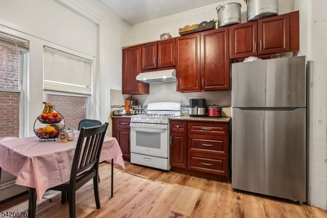 410 E Main St, Bound Brook Boro, NJ 08805