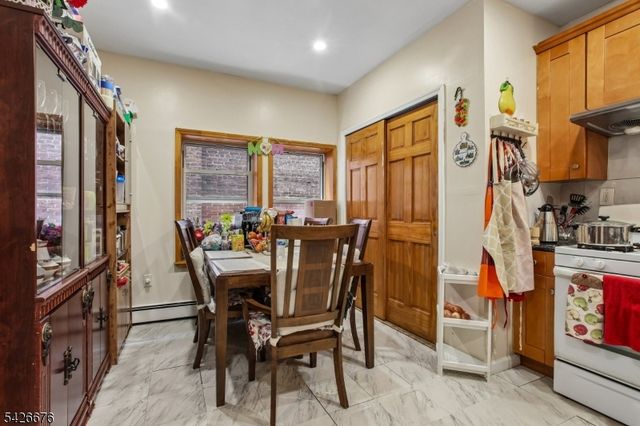 410 E Main St, Bound Brook Boro, NJ 08805