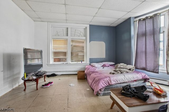 410 E Main St, Bound Brook Boro, NJ 08805