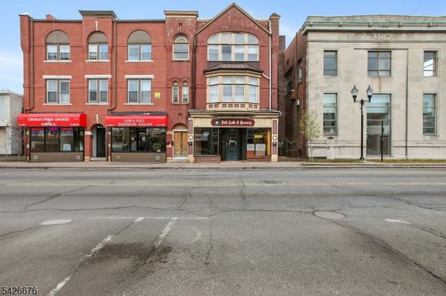 410 E Main St, Bound Brook Boro, NJ 08805