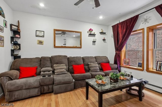410 E Main St, Bound Brook Boro, NJ 08805