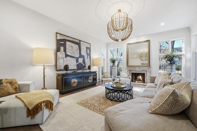 76 Le Mans Court, Prairie Village, KS 66208