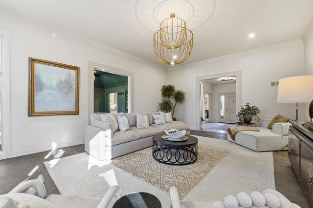 76 Le Mans Court, Prairie Village, KS 66208