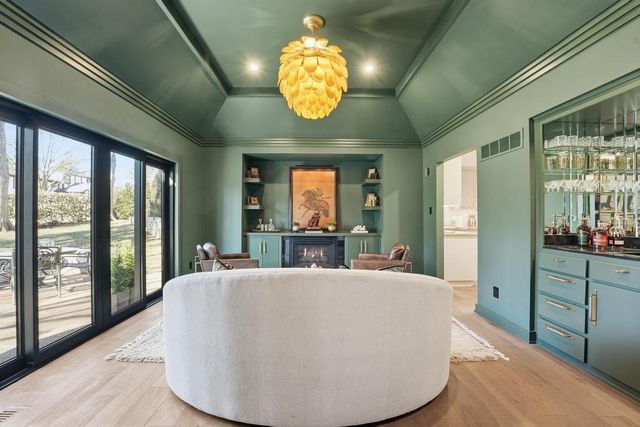 76 Le Mans Court, Prairie Village, KS 66208