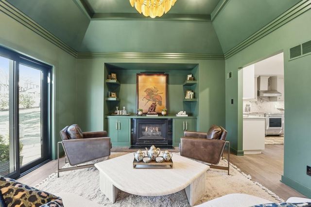 76 Le Mans Court, Prairie Village, KS 66208