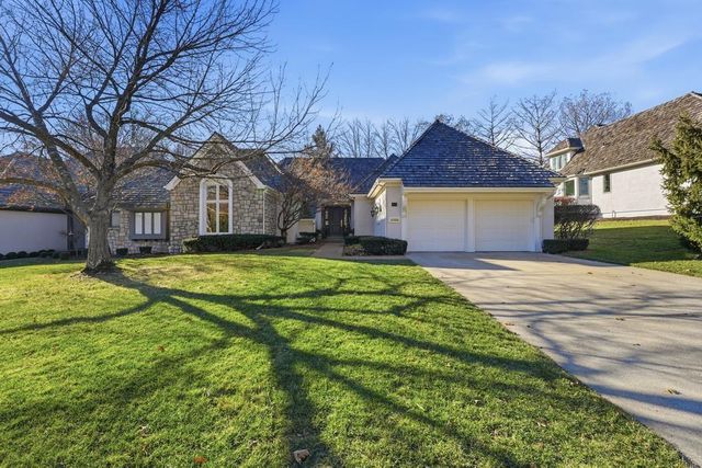 76 Le Mans Court, Prairie Village, KS 66208