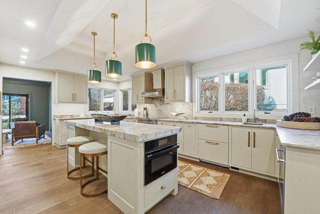 76 Le Mans Court, Prairie Village, KS 66208