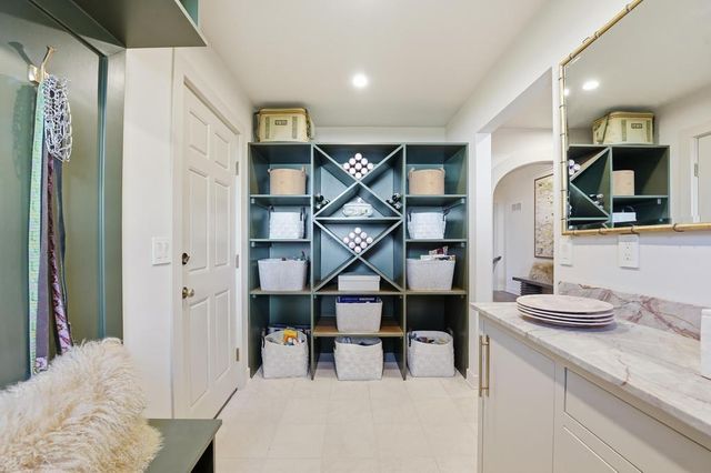 76 Le Mans Court, Prairie Village, KS 66208