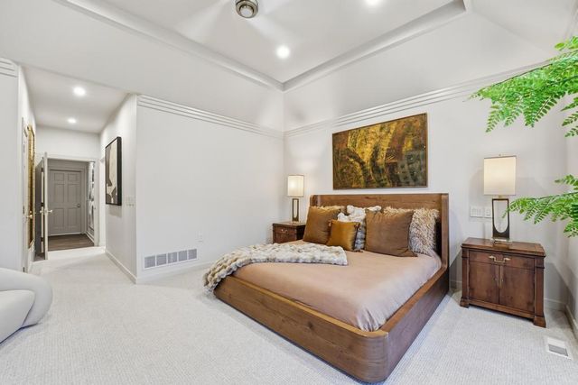 76 Le Mans Court, Prairie Village, KS 66208