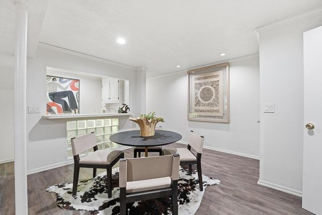 76 Le Mans Court, Prairie Village, KS 66208