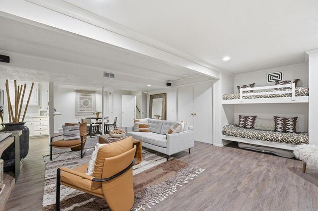 76 Le Mans Court, Prairie Village, KS 66208