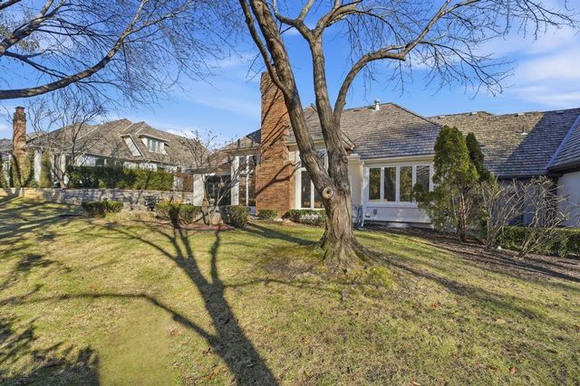 76 Le Mans Court, Prairie Village, KS 66208