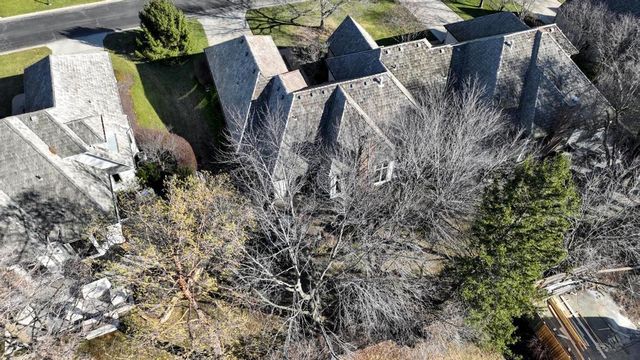 76 Le Mans Court, Prairie Village, KS 66208