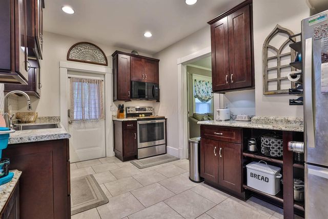 525 Watervliet Avenue, Dayton, OH 45420