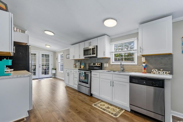 3136 Lyndon Dr., Little River, SC 29566