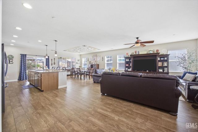 4504 Basque Street, Bakersfield, CA 93313