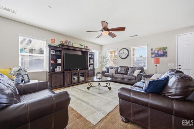 4504 Basque Street, Bakersfield, CA 93313