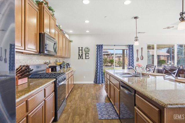 4504 Basque Street, Bakersfield, CA 93313