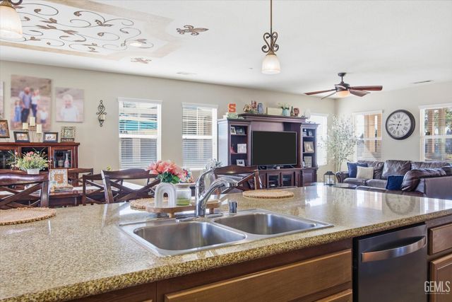 4504 Basque Street, Bakersfield, CA 93313