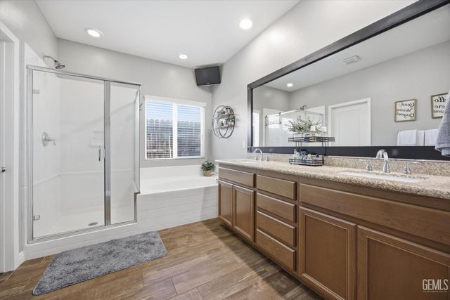 4504 Basque Street, Bakersfield, CA 93313