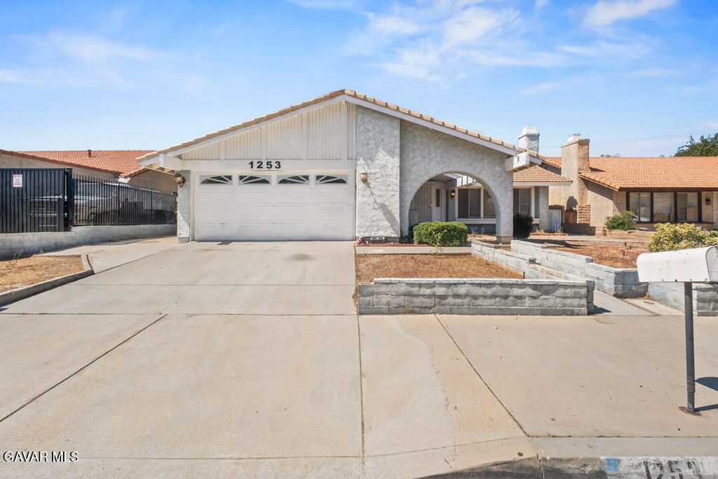 1253 Morven Street, Lancaster, CA 93535