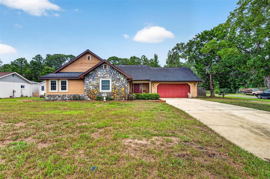 11037 GIFFORD DR, Spring Hill, FL 34608