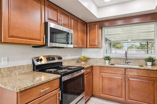 618 HATTAWAY DRIVE, Altamonte Springs, FL 32701