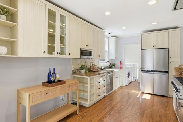 453 26th Avenue, San Mateo, CA 94403