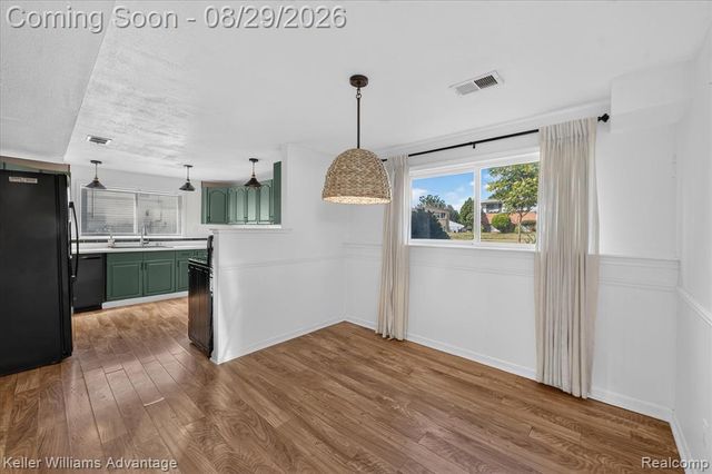 942 Panorama Drive, Milford, MI 48381
