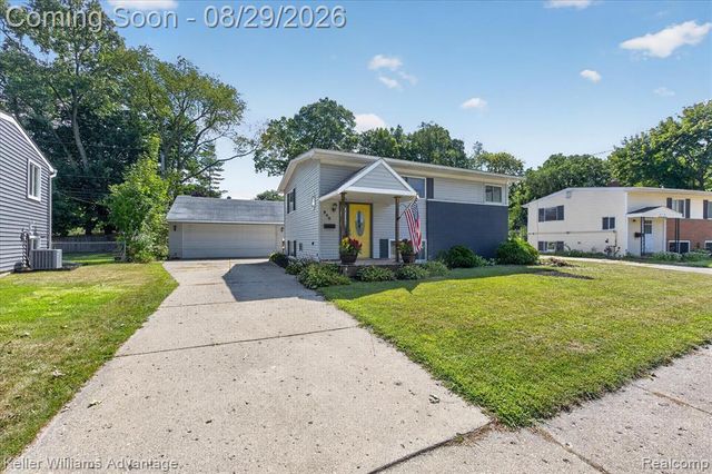 942 Panorama Drive, Milford, MI 48381