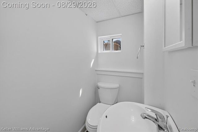 942 Panorama Drive, Milford, MI 48381